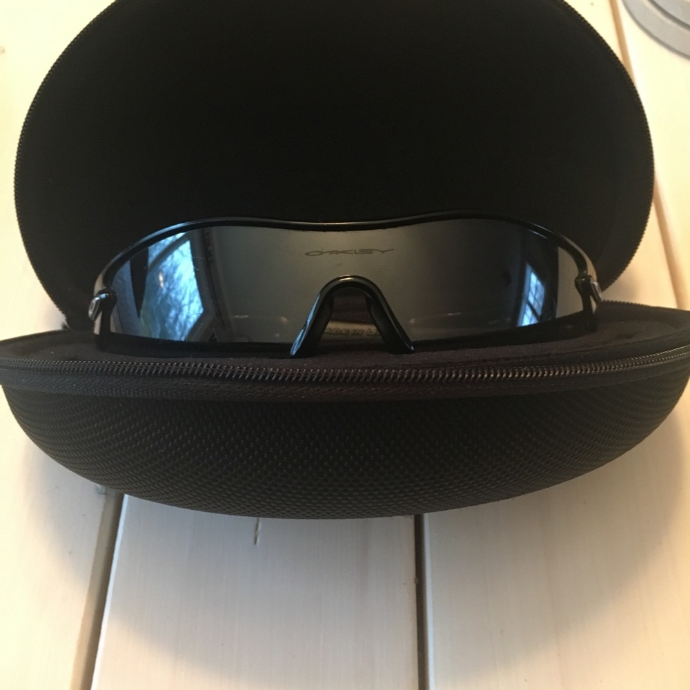 Oakley Mens sunglasses